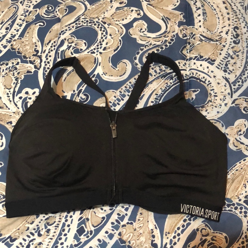 VS Sports Bra with inner bra underwire. 38 DDD